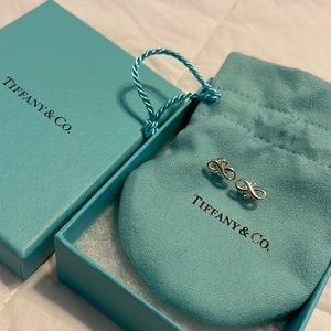 TIFFANY - BRAND NEW
Sterling Silver Infinity Earrings